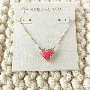 Kendra Scott Ari Heart Gold Neon Pink Necklace. NEW